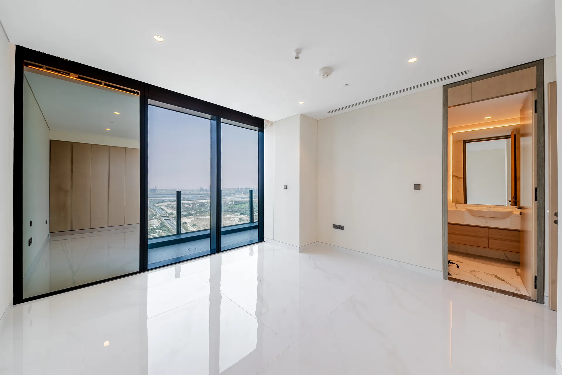 Renovated 3 Bed Duplex | Double-Height Living | Skyline Views