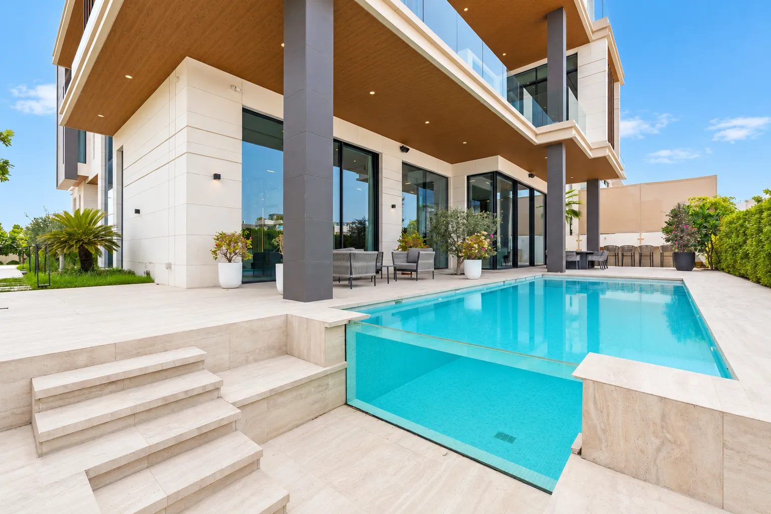 Sea & Skyline Views | 5 Bed | La Mer South | Turn-Key